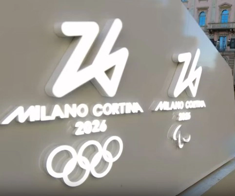 insegna luminosa 3d olimpiadi milano cortina 2026